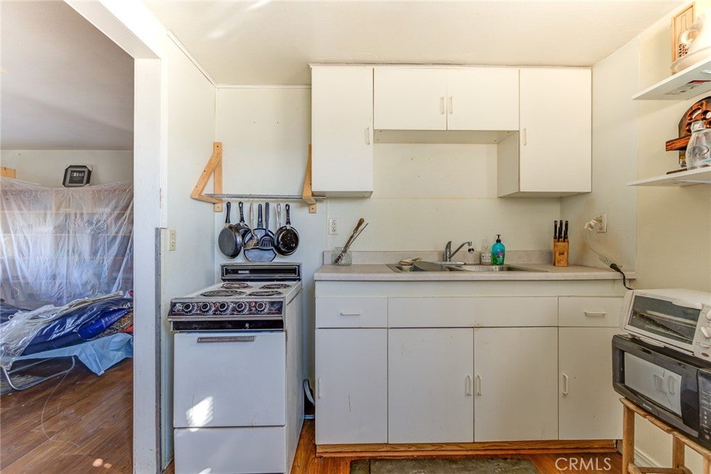 219 S California