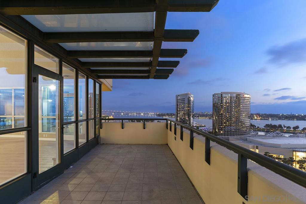 555 Front Street 1803