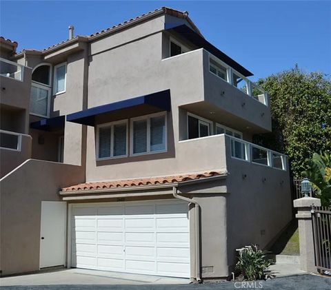 Photo of 24401 Vista Point Ln, Dana Point, CA 92629 (MLS # OC25252160)