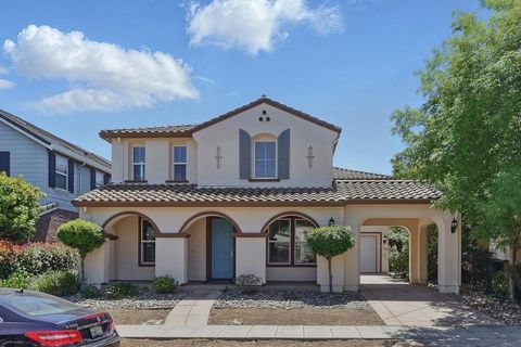 Photo of 626 626 W La Canada Ave Ave, Mountain House, CA 95391 (MLS # 41122368)