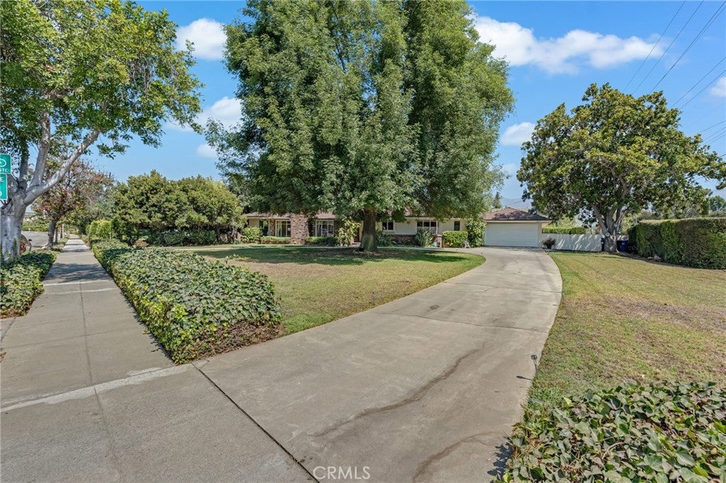 205 W Longden