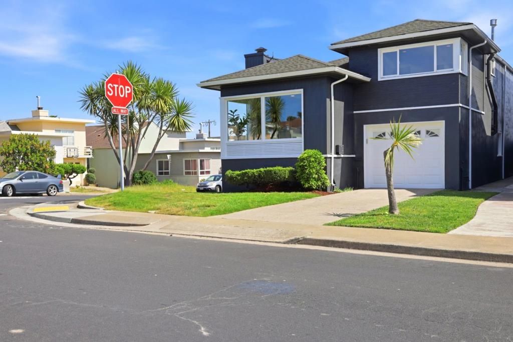 Photo of 199 Westbrook Avenue, Daly City, CA 94015 (MLS # ML82040613)