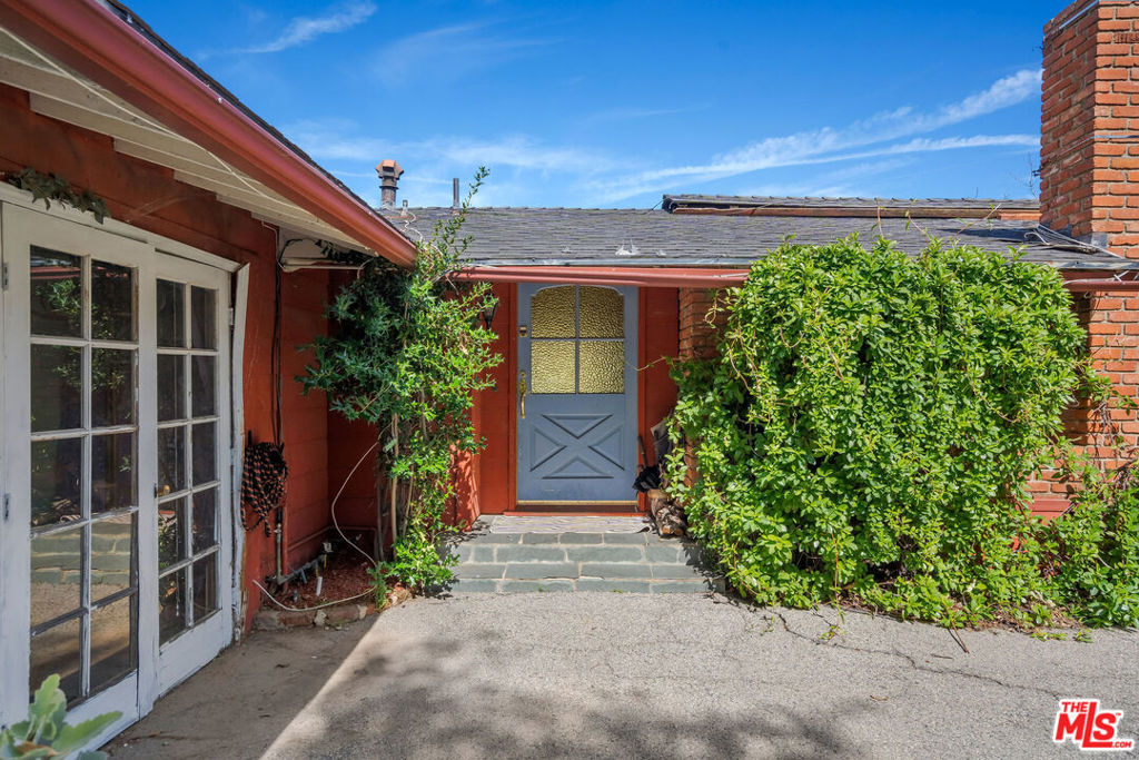 15739 Mulholland Place