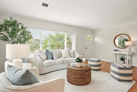 1927 Edinburg Avenue Cardiff By The Sea CA 92007