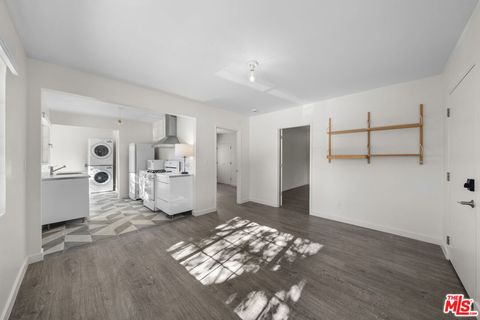 Photo of 951 N Hoover Street, Los Angeles, CA 90029 (MLS # 26633553)