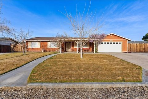 Photo of 39443 162nd St, Lake Los Angeles, CA 93591 (MLS # SR26057299)