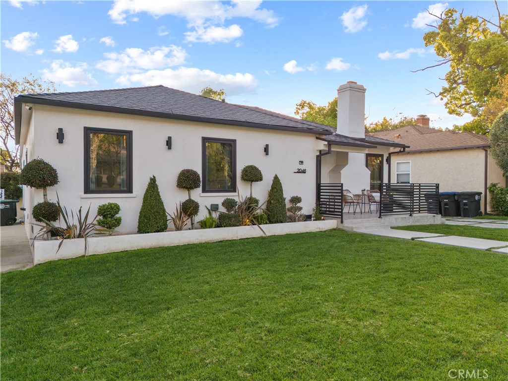 2048 W Kenneth Road