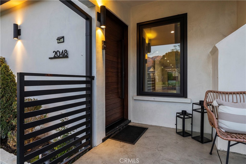 2048 W Kenneth Road