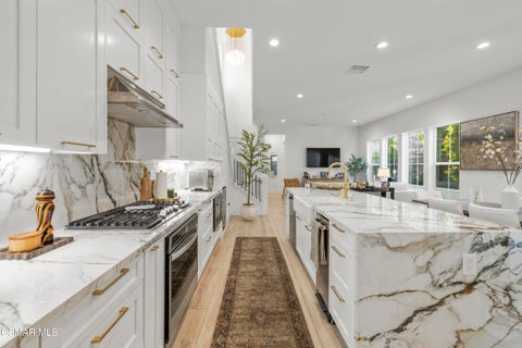 Photo of 20811 W Bur Oak Circle, Porter Ranch, CA 91326 (MLS # 226004142)