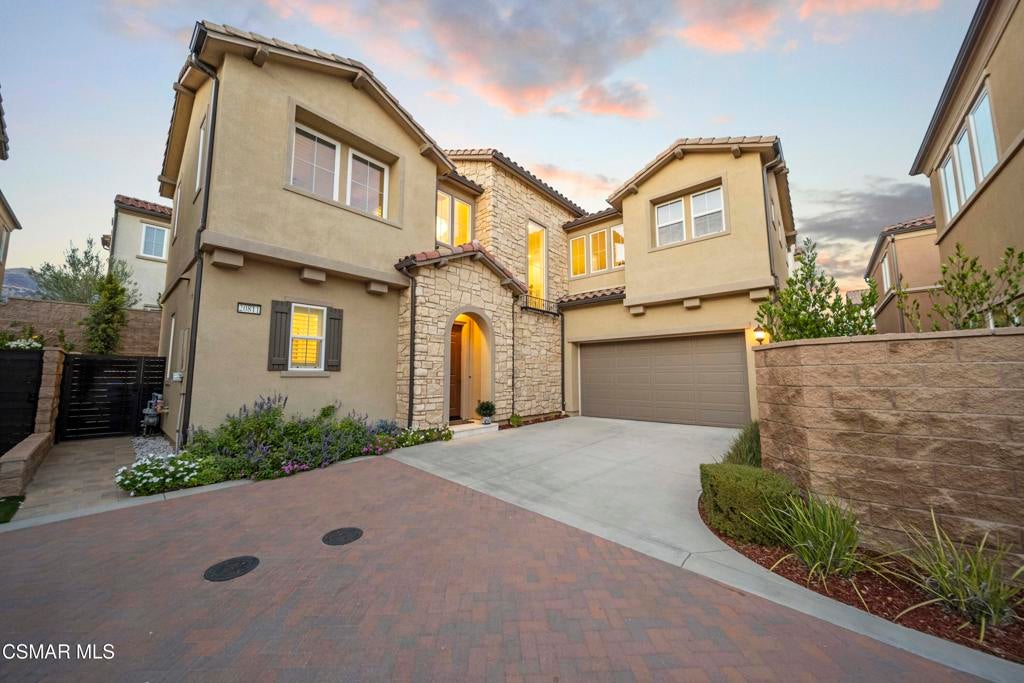 20811 W Bur Oak Circle