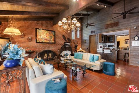 Photo of 4152 Falling Leaf Drive, Encino, CA 91316 (MLS # 26830699)