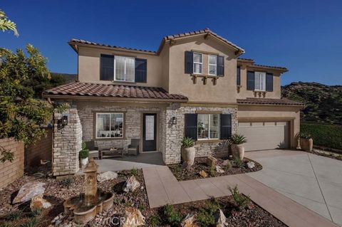 Photo of 6540 Canyon Oaks Drive, Simi Valley, CA 93063 (MLS # SR26019195)