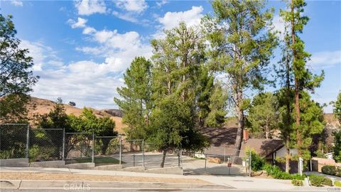 Photo of 27601 Endeavor Street, Agoura Hills, CA 91301 (MLS # SR26060778)