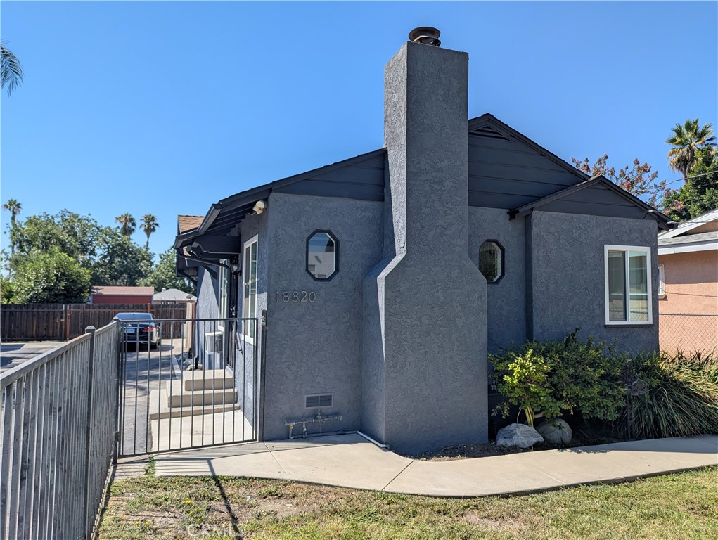 Come see this charming home in heart of The Valley. Newly refinished inside, freshly painted, 2 Bedroom + 1 Bathroom. Welcoming living room with decorative fireplace, plenty of space for seating and entertainment. Attached sitting room/dining area leads to kitchen with new refrigerator. Air conditioning units in living area and each bedroom. New sink and remodeled bathroom. Large grassy fenced front yard for outdoor activities. Tandem off street parking for multiple vehicles along side of house. Experience all The Valley has to offer, nearby shopping centers and restaurants, movie theaters and night life are all within easy reach. Call for a showing today! Owner may consider small pet, call to inquire.