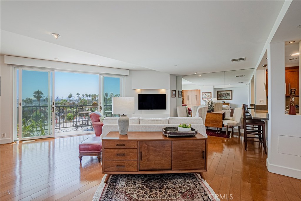 850 E Ocean Boulevard 210