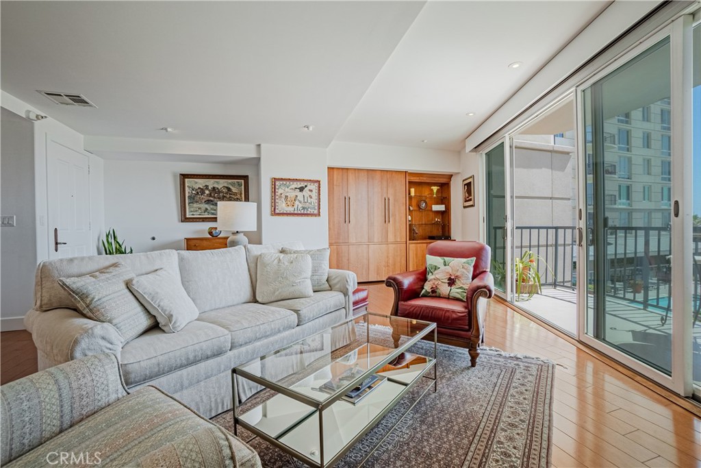 850 E Ocean Boulevard 210