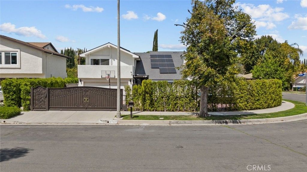 Photo of 22835 Styles Street, Woodland Hills, CA 91367 (MLS # SR25077126)