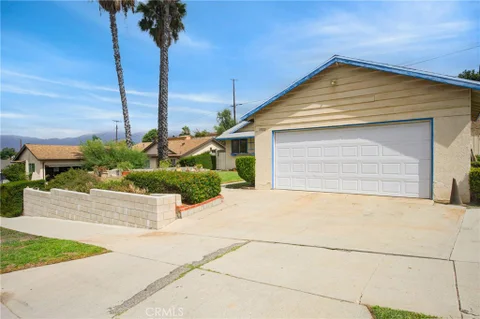 MLS: SR26215612