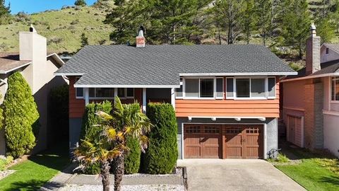 Photo of 1102 Everglades Dr, Pacifica, CA 94044 (MLS # ML82037808)