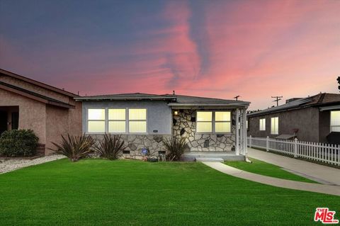 2463 Easy Avenue Long Beach CA 90810