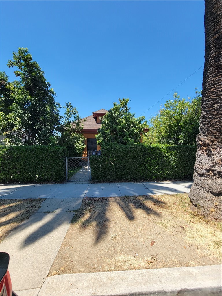 718 S Vine Avenue A
