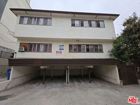 Photo of 241 S Westlake Avenue #3, Los Angeles, CA 90057 (MLS # 26840533)