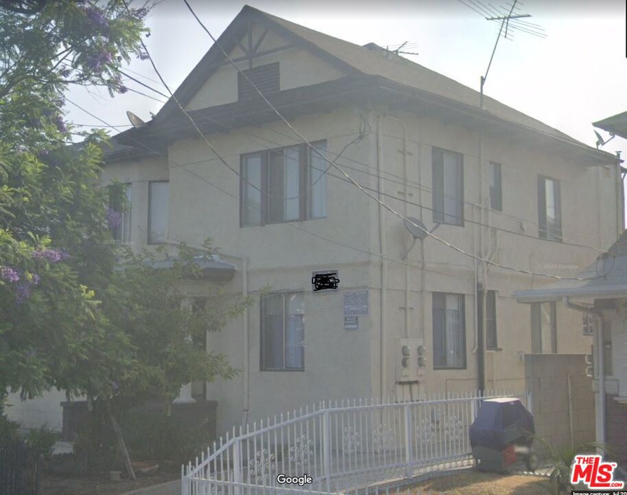 1678 Roosevelt Avenue