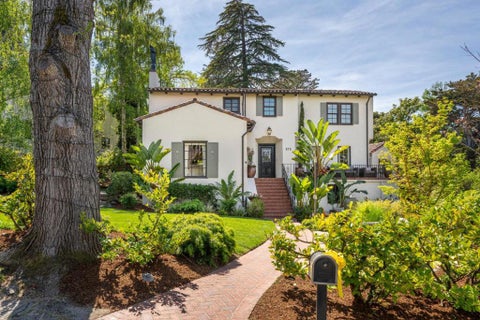 Photo of 973 Baileyana Road, Hillsborough, CA 94010 (MLS # ML82041280)