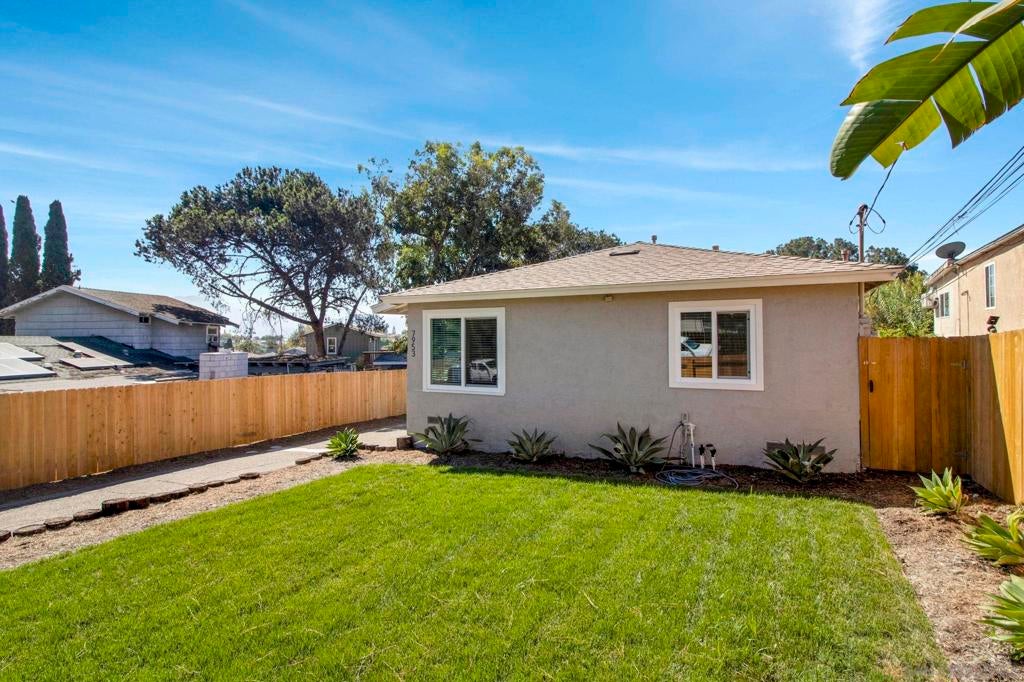 7953 55 Lansing Dr