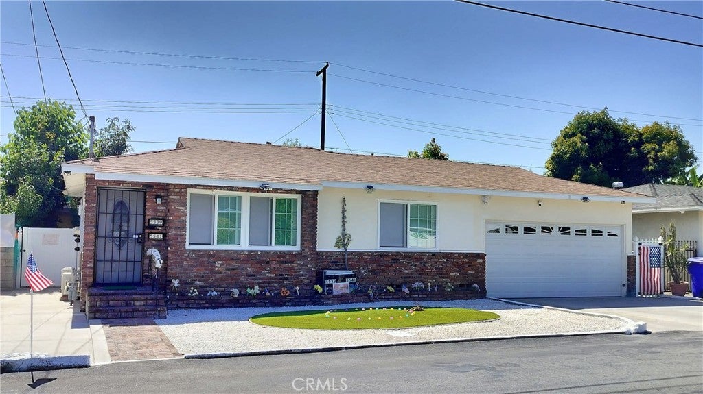 5539 N Willard Ave AVE