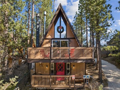 Photo of 101 W Rainbow Boulevard, Big Bear City, CA 92314 (MLS # IG26061834)