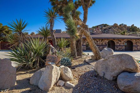 Photo of 57113 Farrelo Road, Yucca Valley, CA 92284 (MLS # 219142268PS)