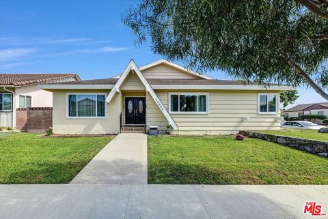 Photo of 17042 Cerise Avenue, Torrance, CA 90504 (MLS # 26661497)
