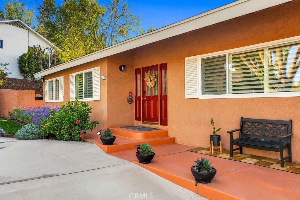 27127 Travis Lane