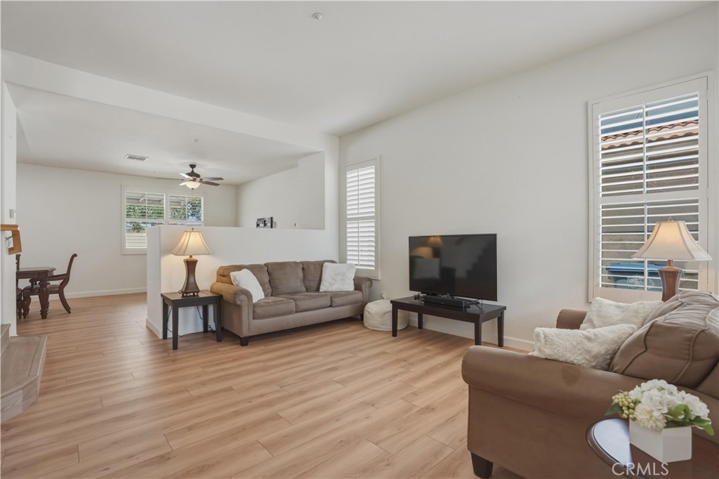 5421 Barrymore