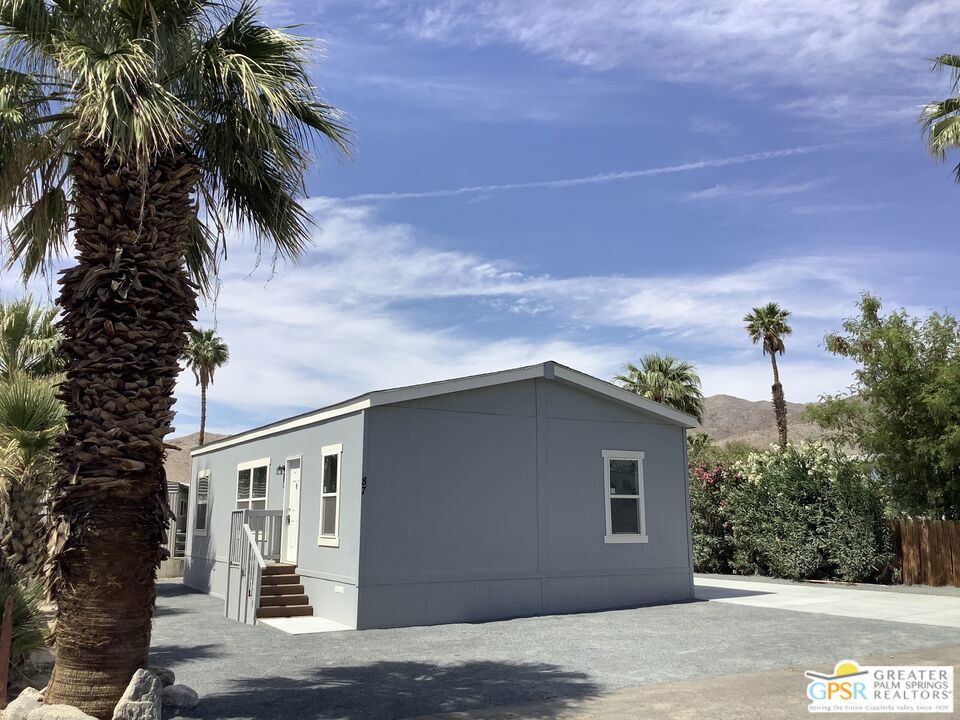 New 3bdr 2 bath home located in the locals favorite Sam's Family Spa hot water resort. 9ft tall ceilings throughout, Quartz countertops and an open floor plan that includes appliances. Space rent is only $700 per month and includes day use of the legendary hot pools recreation area for you, your friends and family. Sam's is an all ages family park that requires management approval with $2500 per month provable income and credit/background check. Perfect full time home or weekend getaway. Don't miss your opportunity to start experiencing resort living at it's finest.