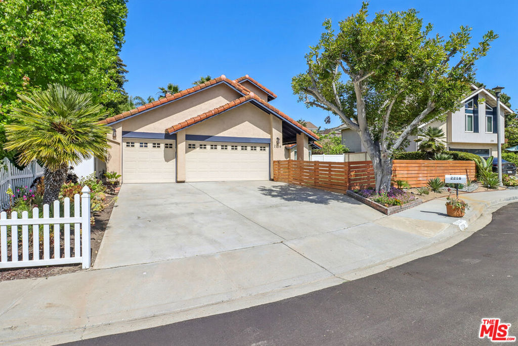 2216 Recodo Court