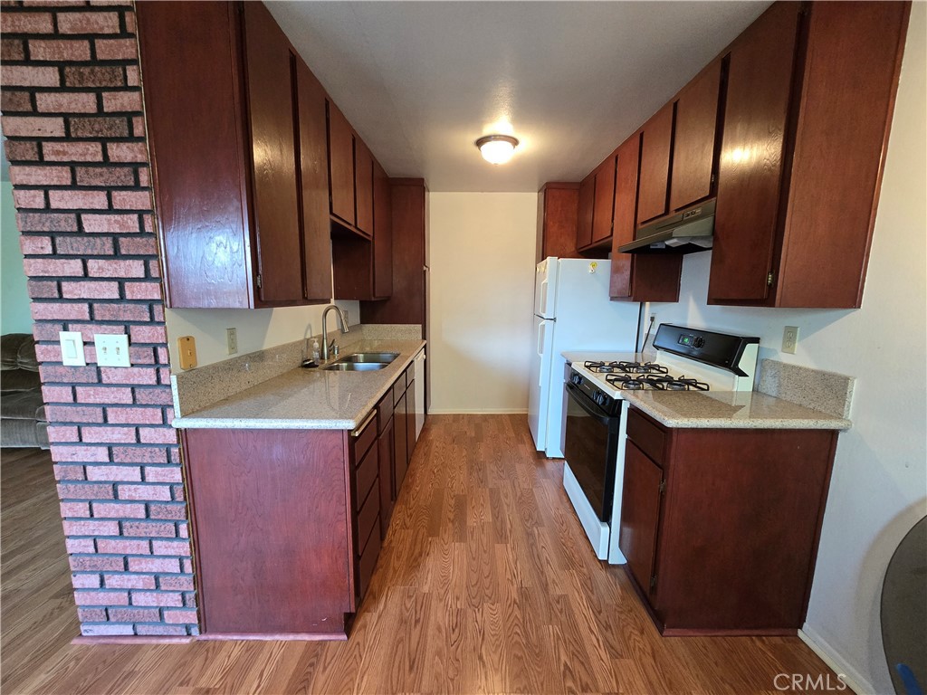 14807 Condon Avenue 220