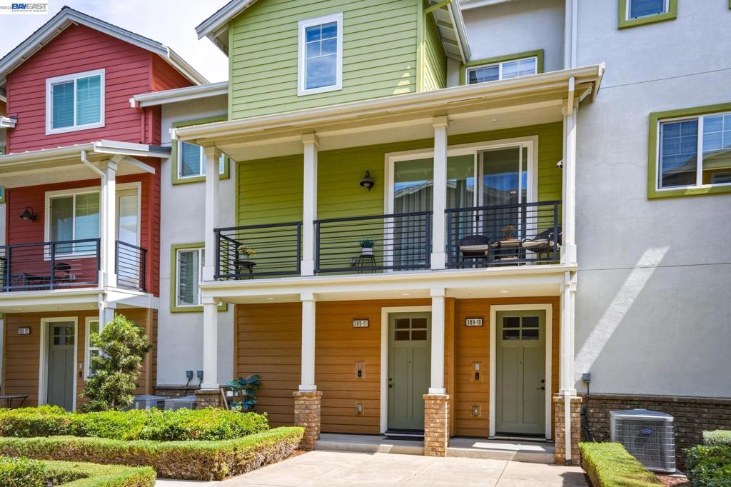 389 Basswood Cmn 11
