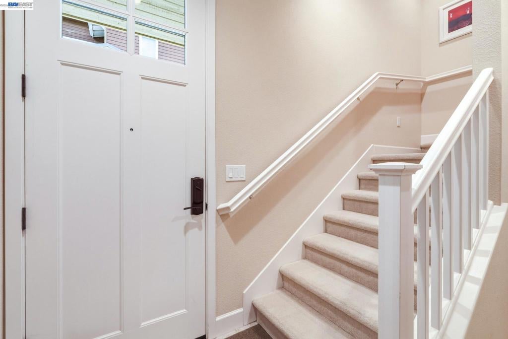 389 Basswood Cmn 11