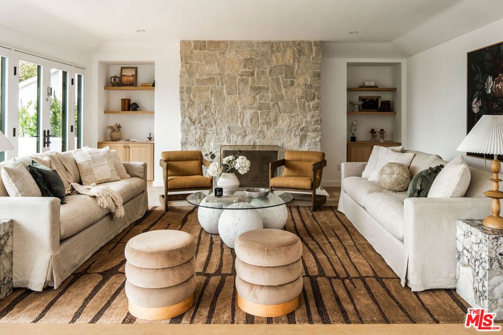 Photo of 8819 Evanview Drive, Los Angeles, CA 90069 (MLS # 25593165)