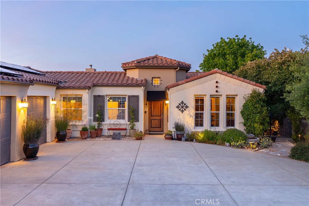 961 Vista Cerro Dr