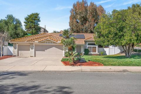 40595 Symeron Way Murrieta CA 92562