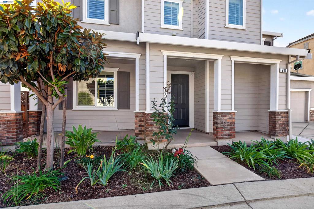 290 W Santa Clara Dr
