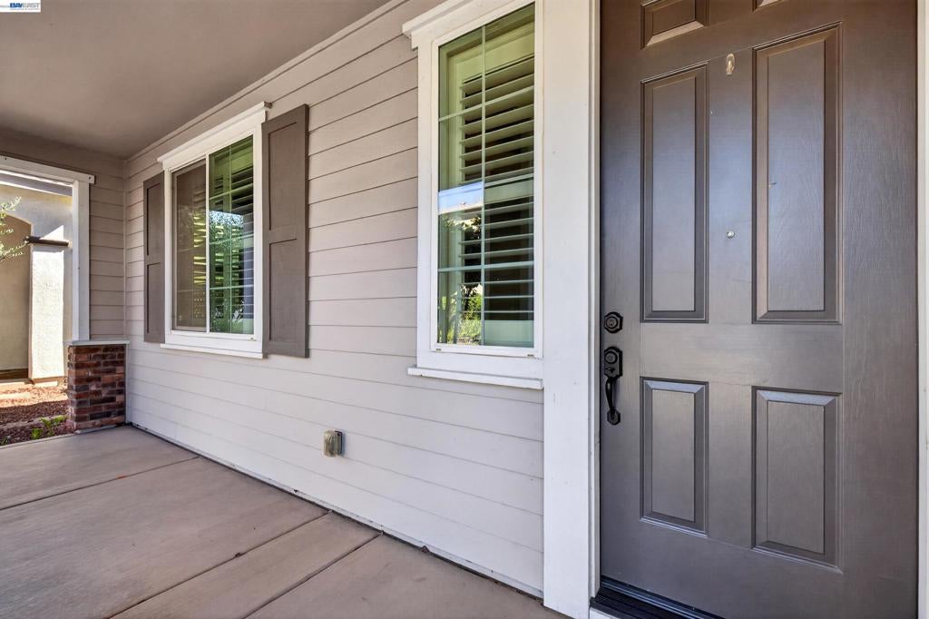 290 W Santa Clara Dr