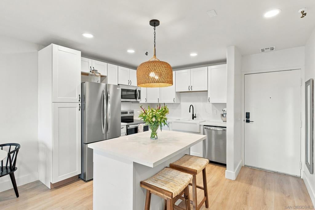 4015 Crown Point Dr 104