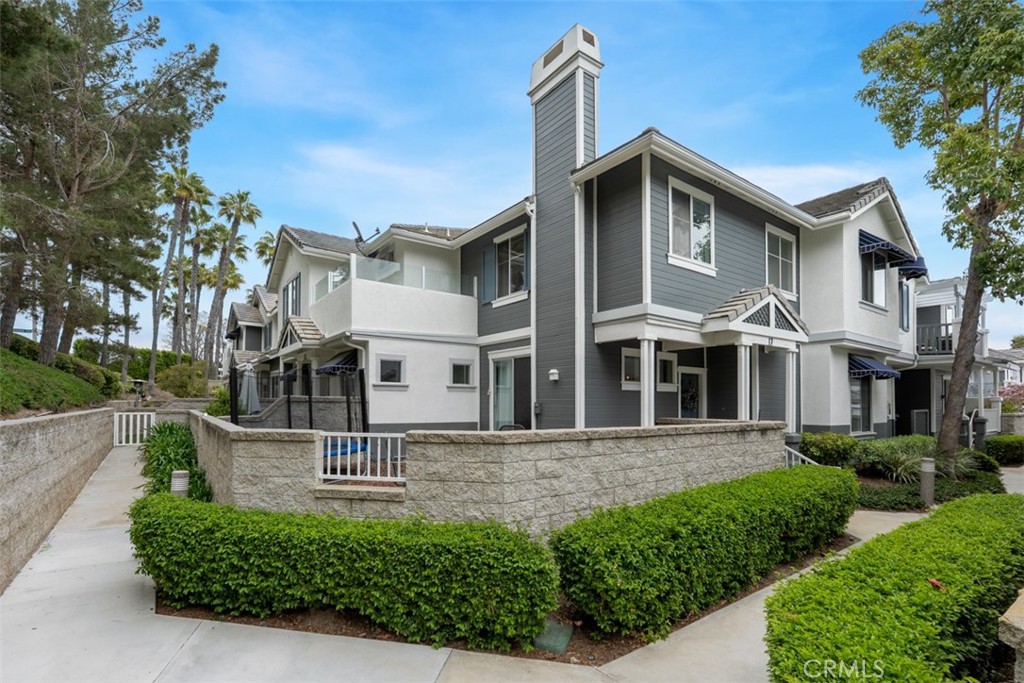 17 Breakers Lane