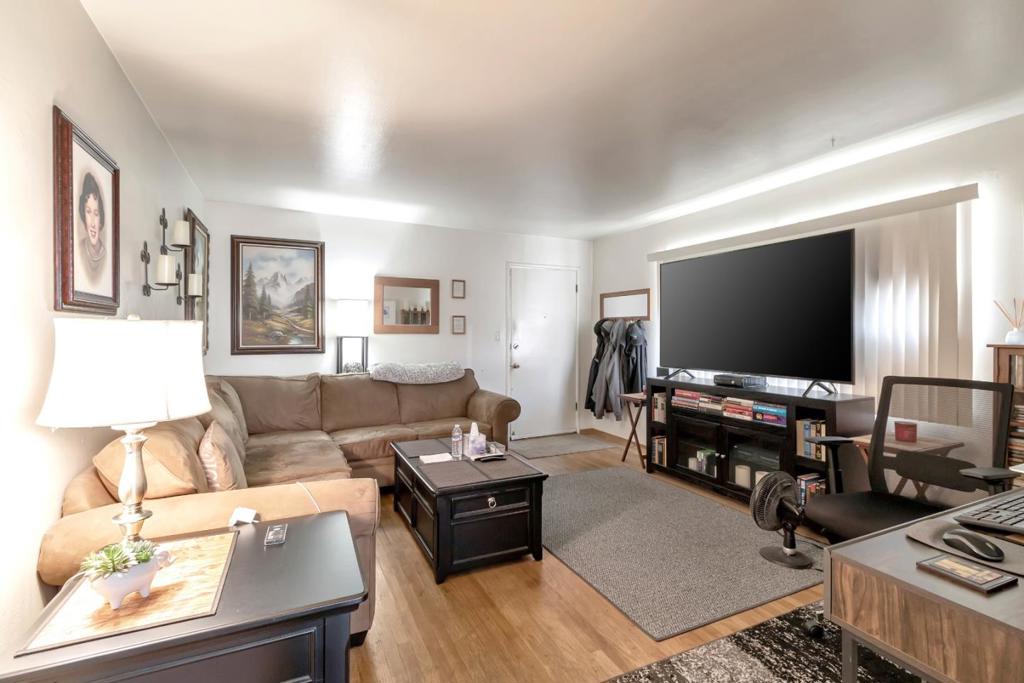 2085 Lynnhaven Drive