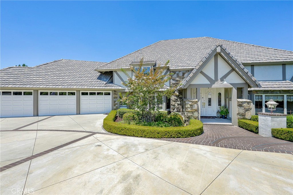 19081 Mesa Drive