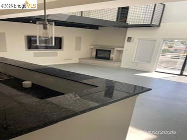 850 W Grand Ave 17